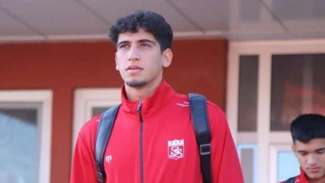 Sivassporlu futbolcunun acı g&uuml;n&uuml;