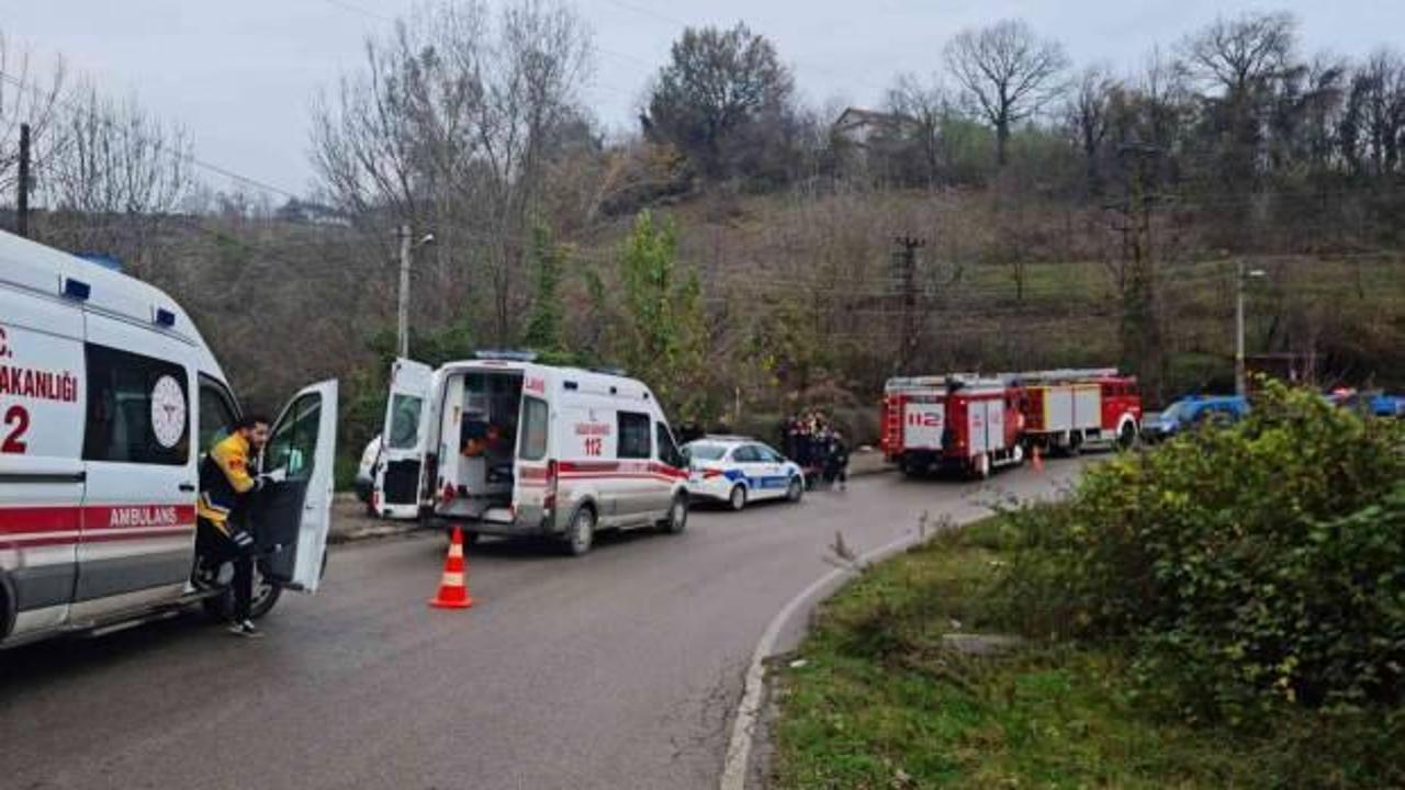Zonguldak'ta otomobil şarampole devrildi: 3 yaralı