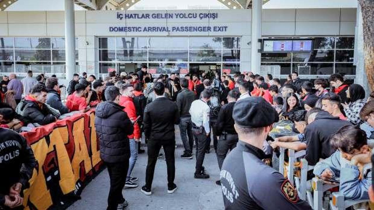 Galatasaray'a Antalya'da coşkulu karşılama!
