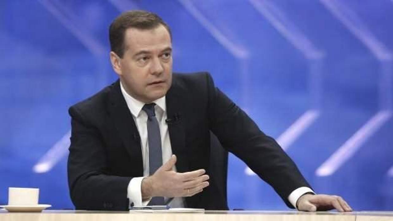 Medvedev: Rusya yeni nesil silah üretimini artırıyor