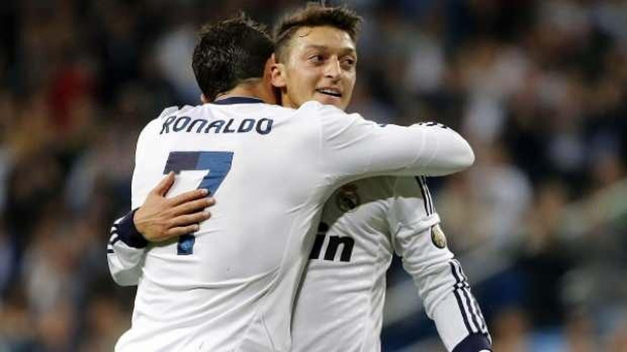Mesut Özil: Ronaldo'ya biraz daha saygı duyun