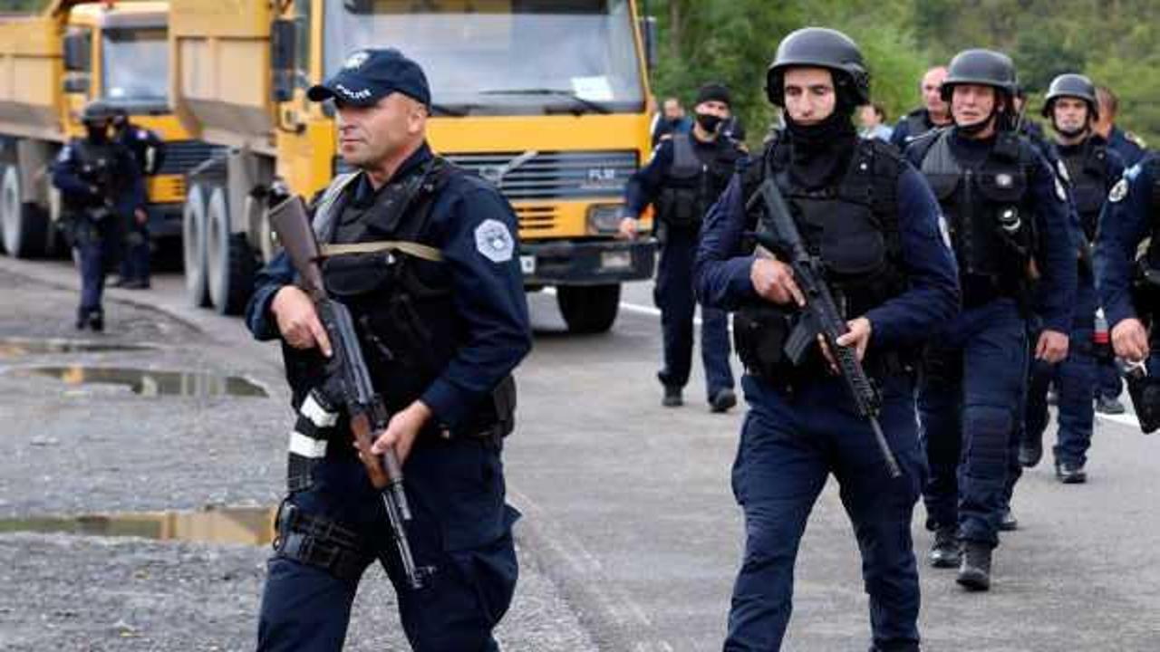 Balkanlar'da kriz b&uuml;y&uuml;k: Sırbistan, Kosova'ya girmek i&ccedil;in KFOR'a başvurdu 