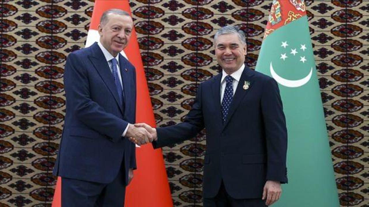 Erdoğan, Halk Maslahatı Başkanı Berdimuhamedov ile görüştü