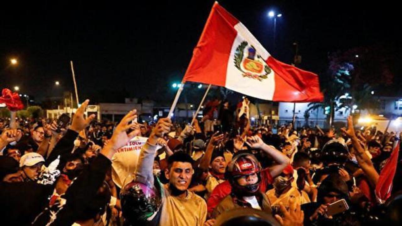 Peru'da, hükümet karşıtı protestolarda çıkan olaylarda 2 kişi öldü