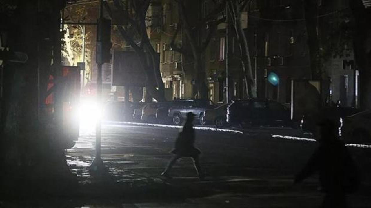 Rusya füzeleri ateşledi! İki Avrupa ülkesi karanlığa gömüldü