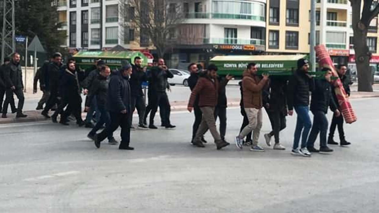 Konya'da babaları tarafından katledilen kız kardeşler g&ouml;zyaşlarıyla toprağa verildi