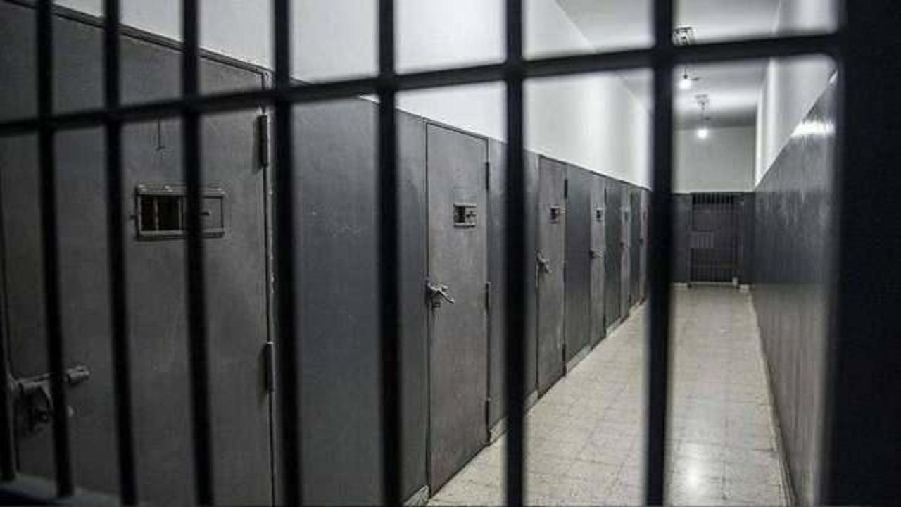 Lübnan'da 26 mahkum cezaevinden firar etti