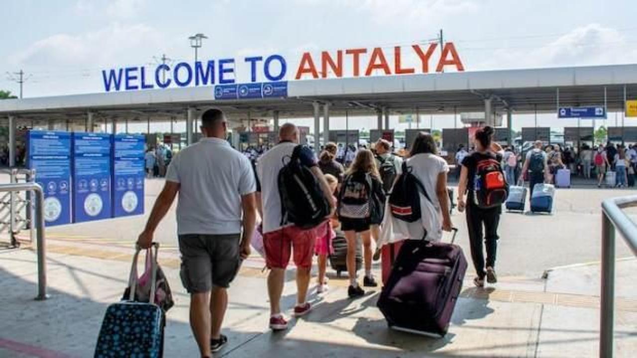 Antalya'da Rus turist sayısı 3 milyona ulaştı
