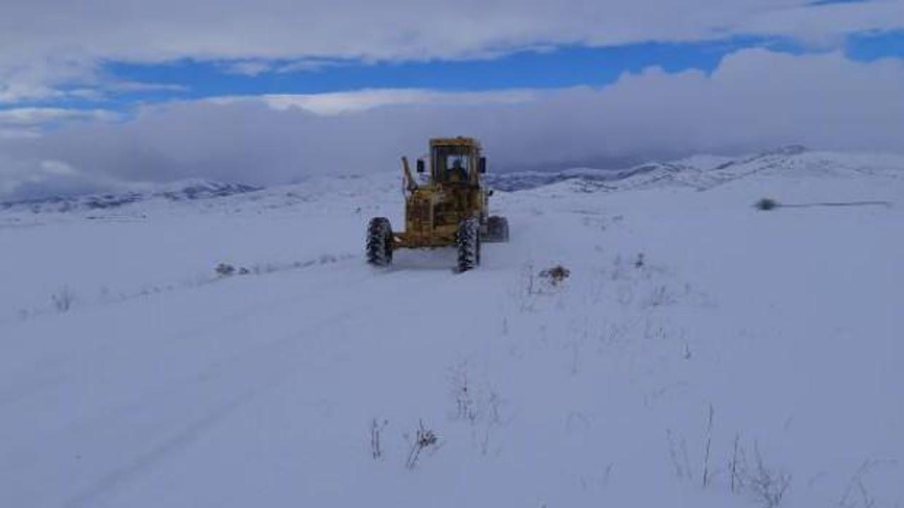 Gümüşhane'de 62 köy yolu kardan kapandı