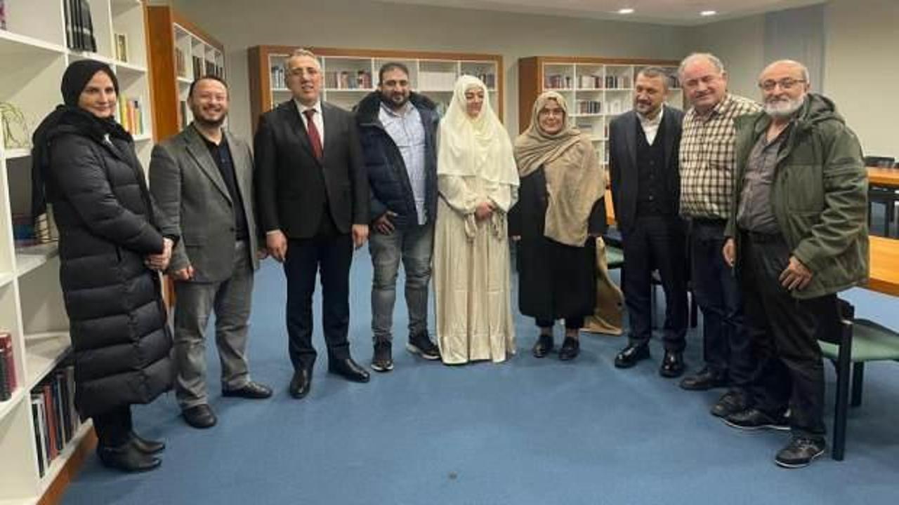 Almanya'da bir kadın, gurbet&ccedil;i eşi Salih'in davetini kabul ederek M&uuml;sl&uuml;man oldu