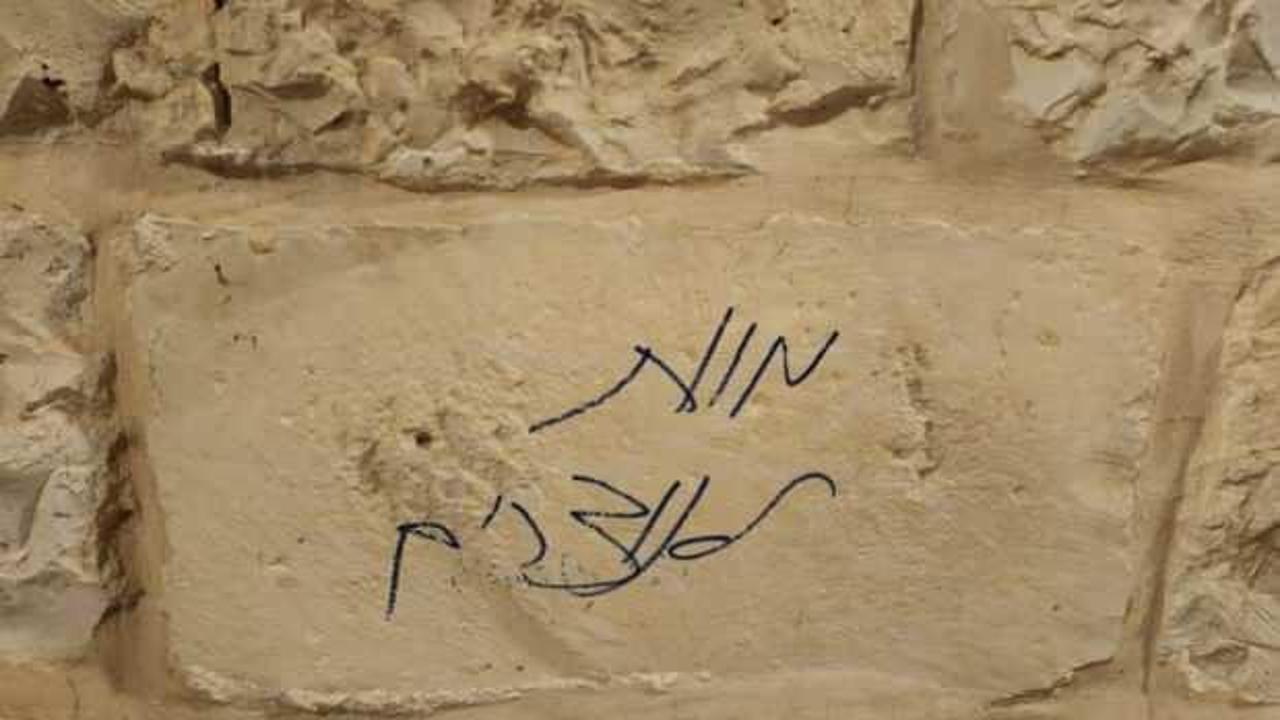 Fanatik Yahudi yerleşimcilerden Kudüs’te Ermeni kilisesine ırkçı saldırı