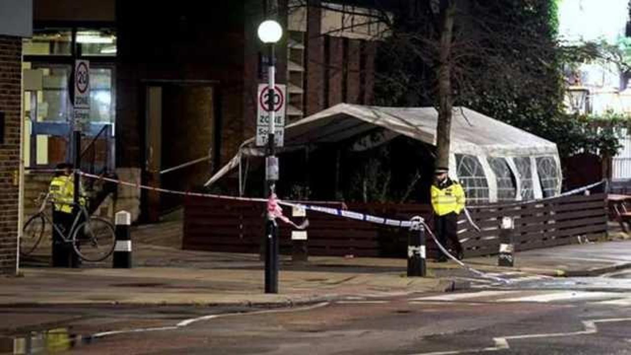 Londra'da bir araçtan açılan ateş sonucu 5 kişi yaralandı