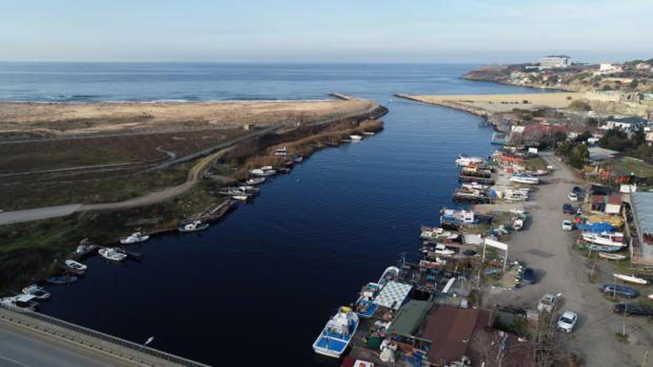 Riva Deresi'nin rengi siyaha d&ouml;nd&uuml;: Bakanlık inceleme yaptı