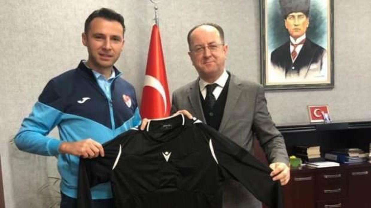 Sınıf &ouml;ğretmeniydi! S&uuml;per Lig yardımcı hakemliğine y&uuml;kseldi