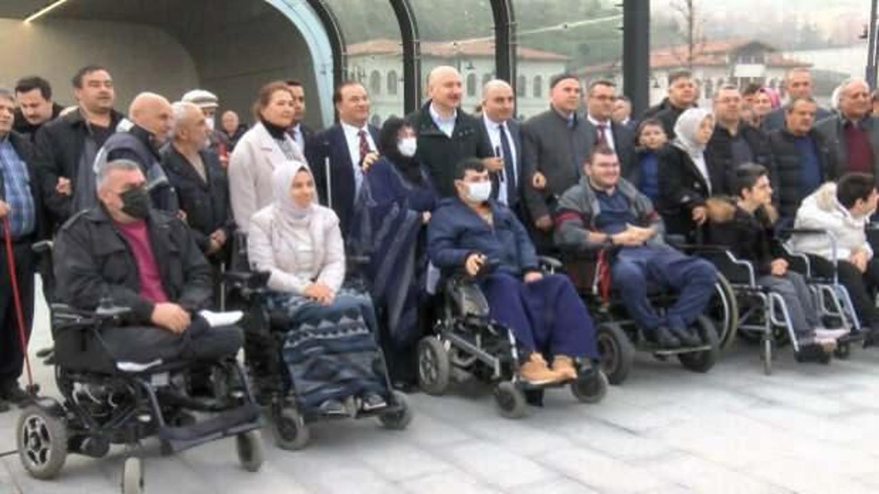 Bakan Karaismailoğlu engellilerle Kağıthane metrosunu gezdi