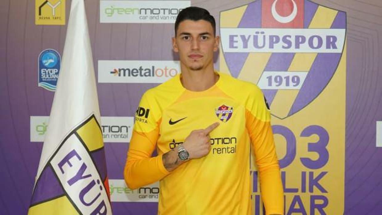 Eyüpspor Berke Özer’i açıkladı! Süper Lig ekibine kiralık gitti