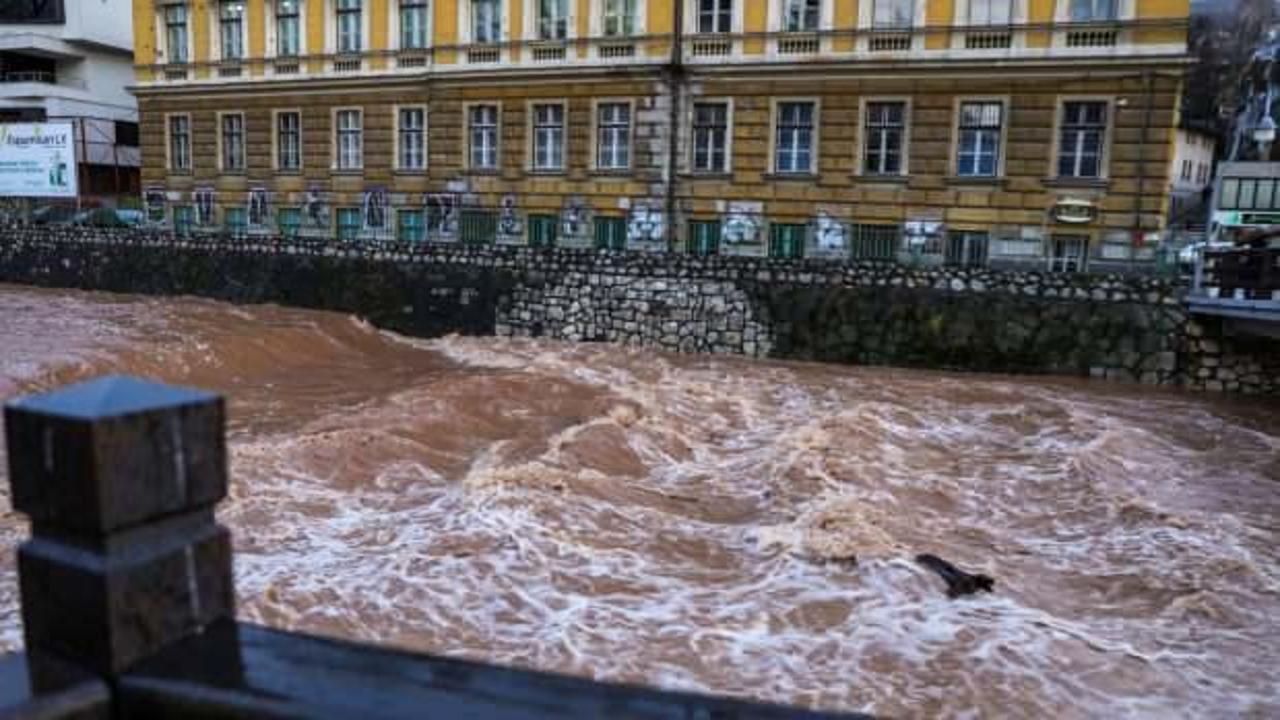 Bosna'da aşırı yağış sele neden oldu