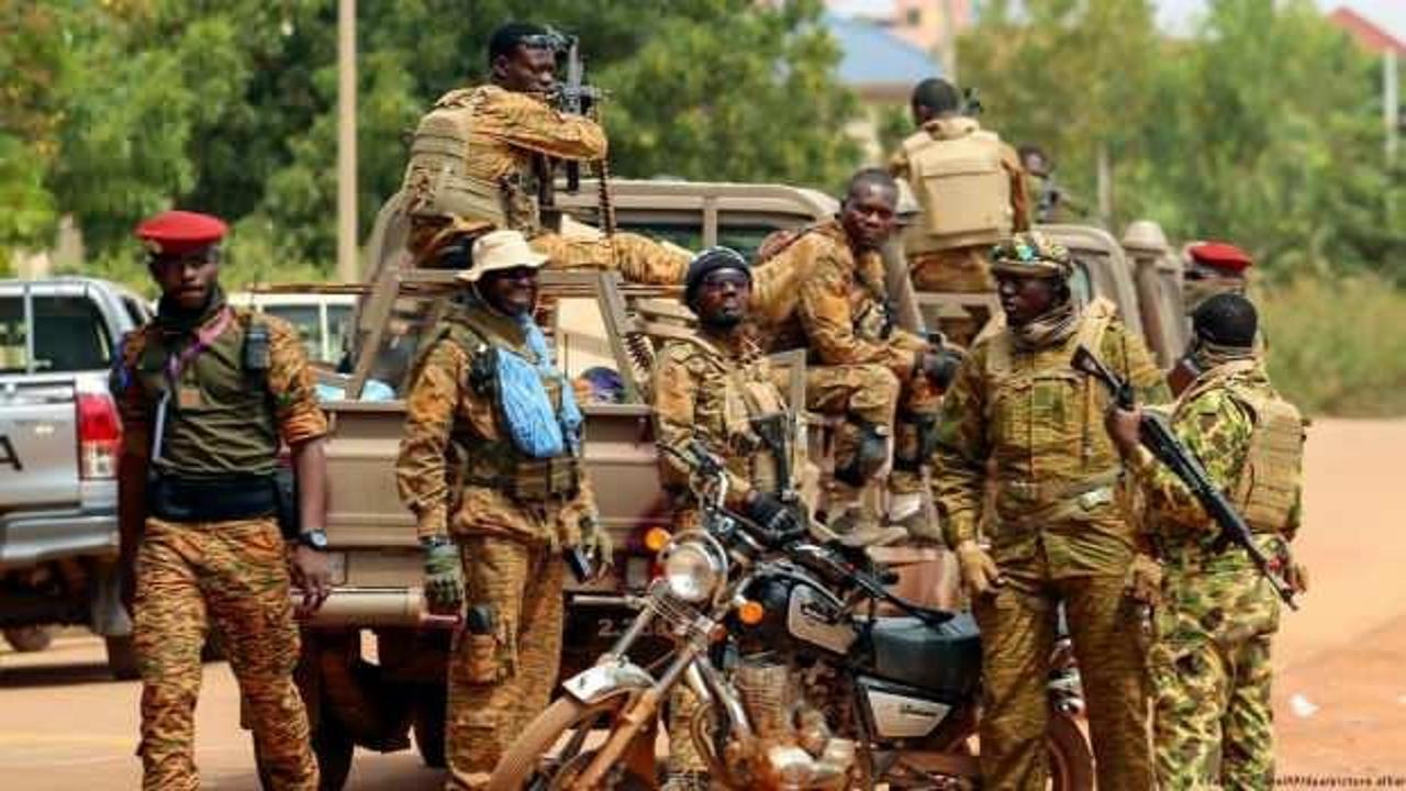 Burkina Faso Fransız askerlerinin ülkeden ayrılmasını istedi