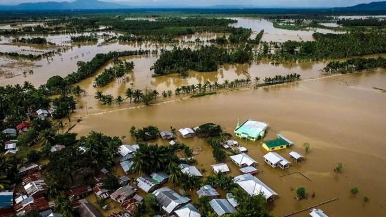 Filipinler'deki sel ve toprak kaymasında can kaybı 33'e yükseldi
