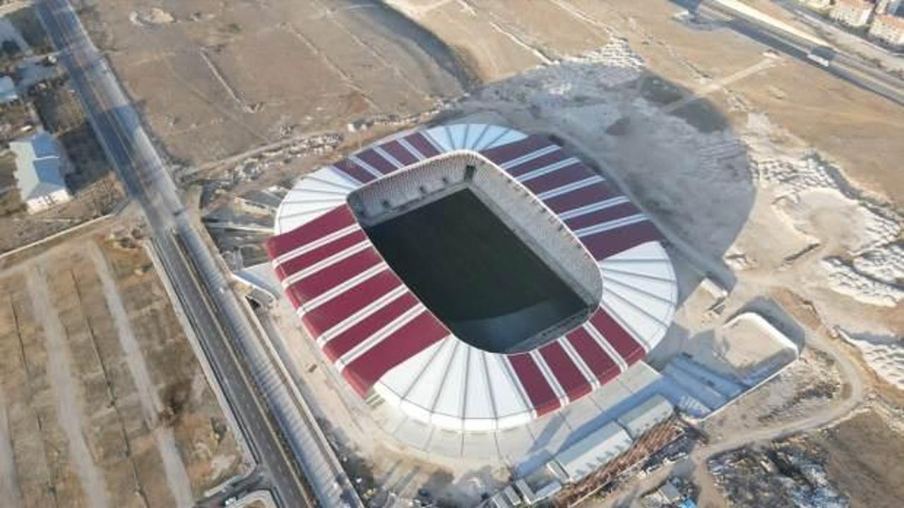 Karaman Stadyumu 15 bin kişilik kapasitesiyle sporseverleri ağırlamaya hazırlanıyor