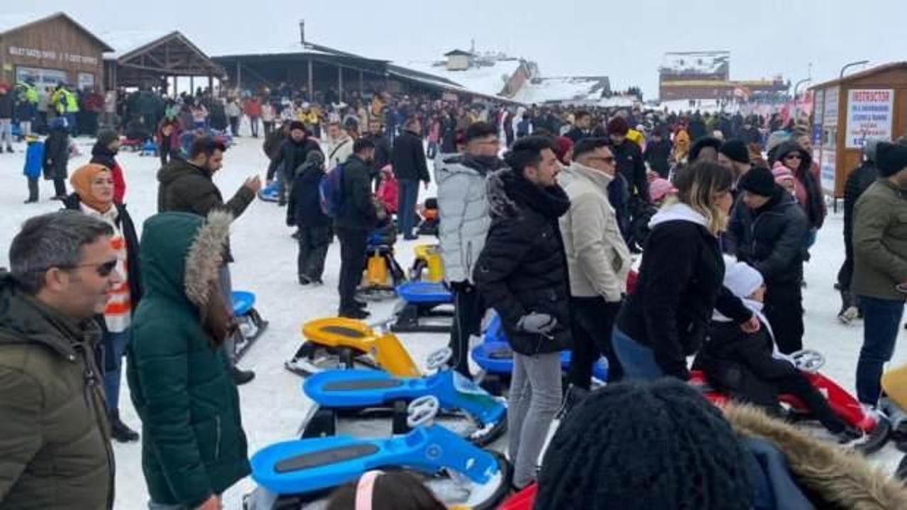  Erciyes'te kar bereketi! Binler akın etti