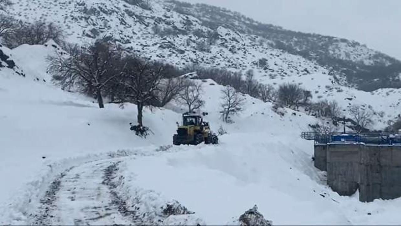 Şırnak'ta 20 köy ve 8 mezra yolu kardan kapandı! Valilikten uyarı