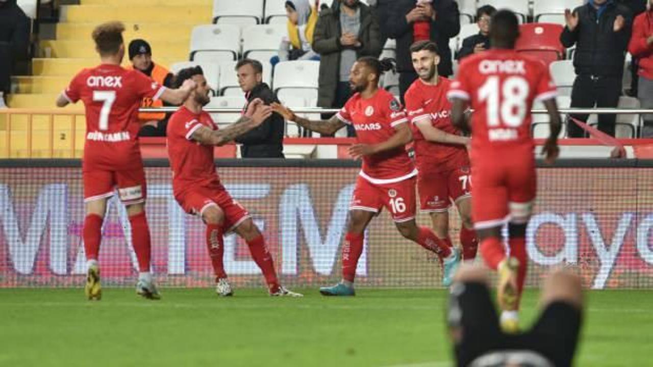 Gaziantep FK'nın serisi kısa sürdü! Antalyaspor nefes aldı