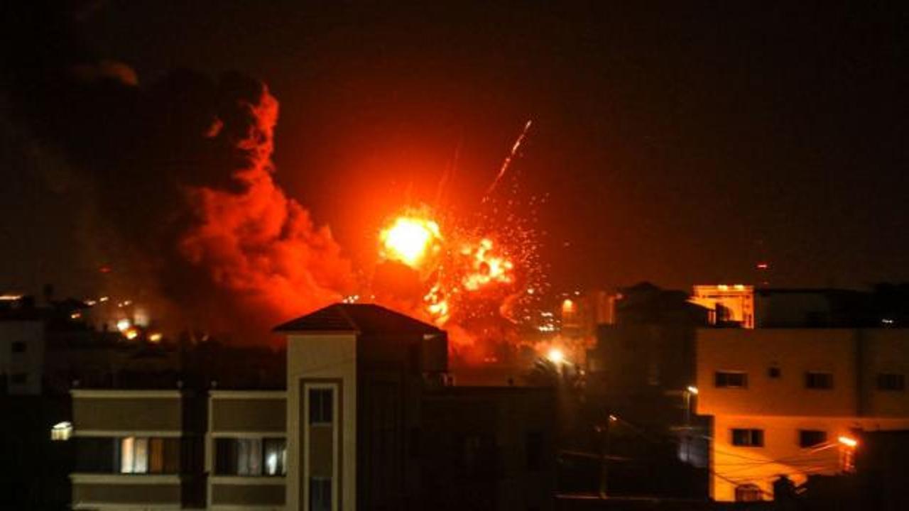 Son dakika... İsrail savaş uçakları Gazze'ye saldırdı