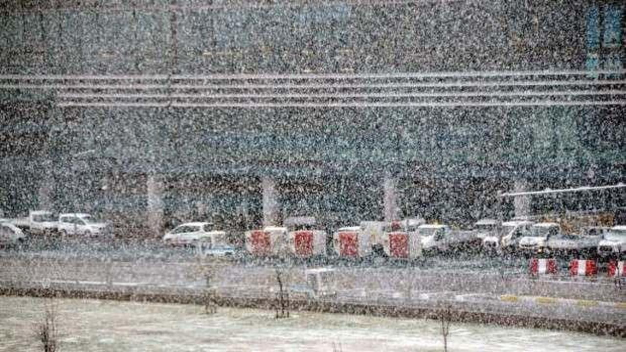 İstanbul'da etkili kar yağışı!