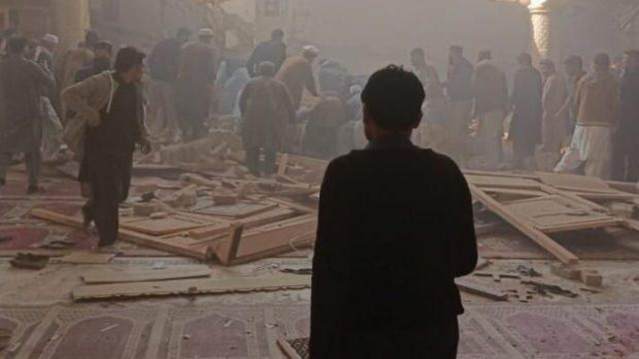 Pakistan'da camide patlama: Ölü ve yararlılar var