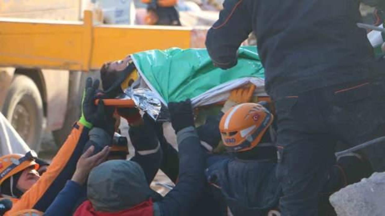  Diyarbakır’da 101 saat sonra anne ve oğlu kurtarıldı