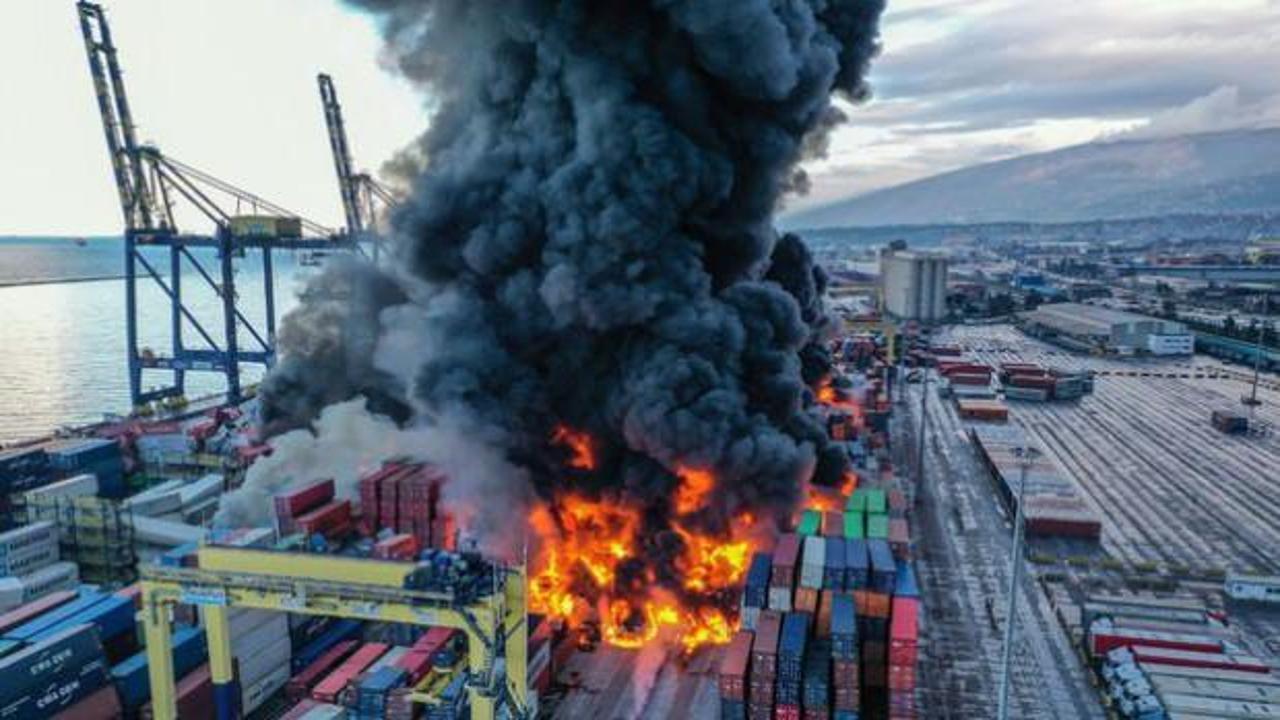 İskenderun Limanı'ndaki yangın s&ouml;nd&uuml;r&uuml;ld&uuml;