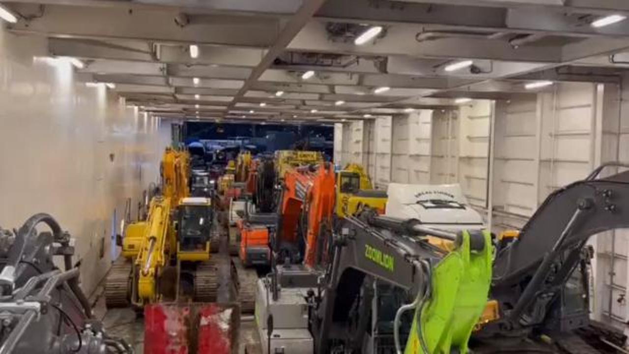 Vali Yerlikaya duyurdu: 245 par&ccedil;a ağır iş makinesi ve ara&ccedil; yola &ccedil;ıktı!