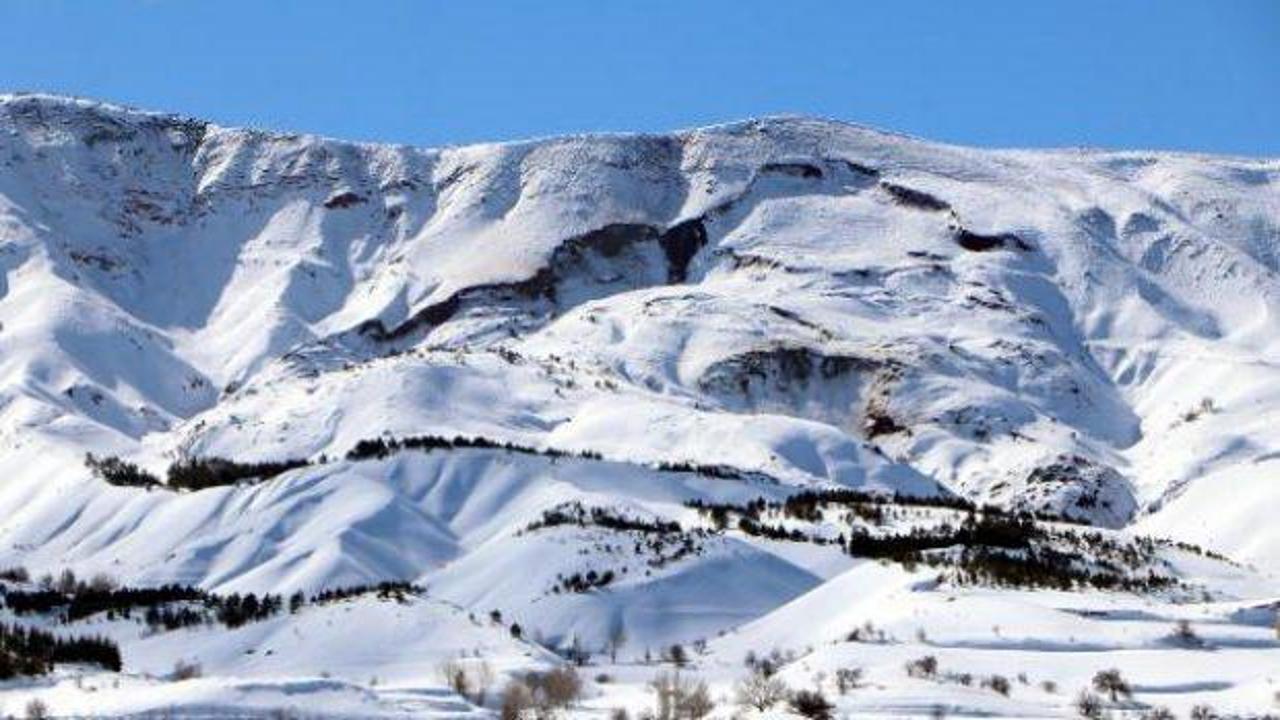 11 ili yıkan deprem, Doğanşehir'deki dağı ikiye ayırdı
