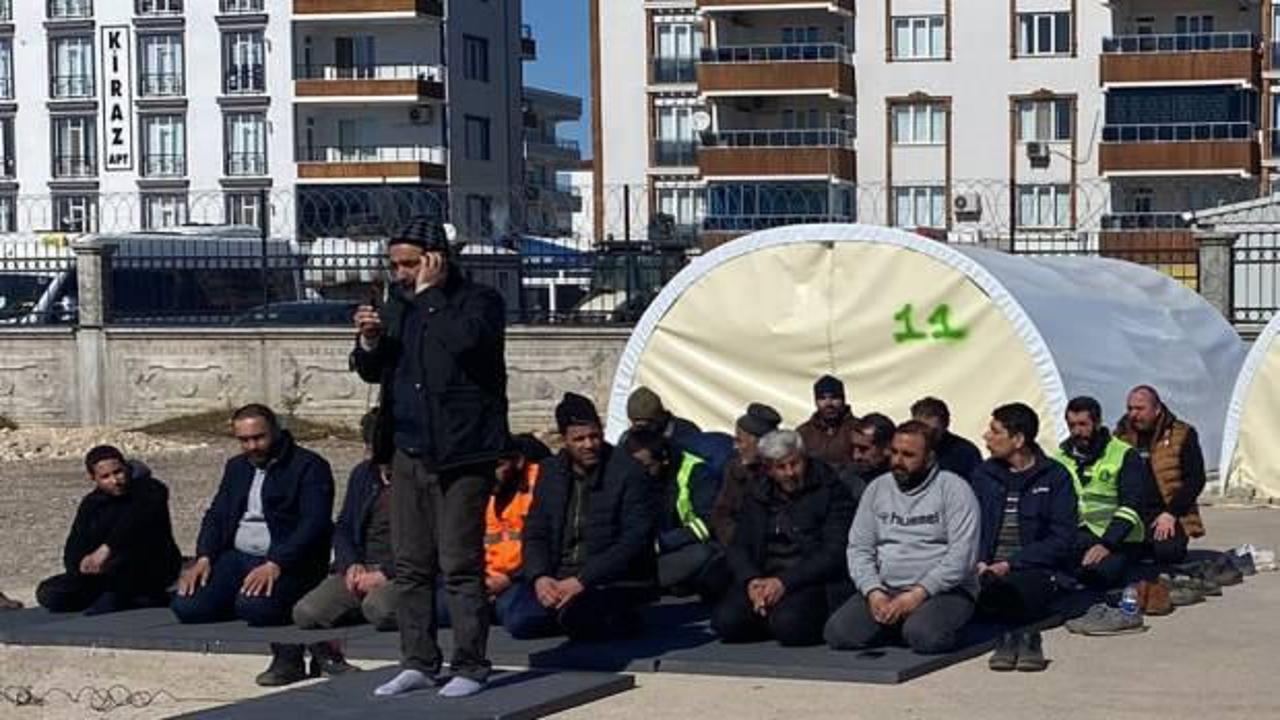 &Ccedil;adır kente eller semaya a&ccedil;ıldı