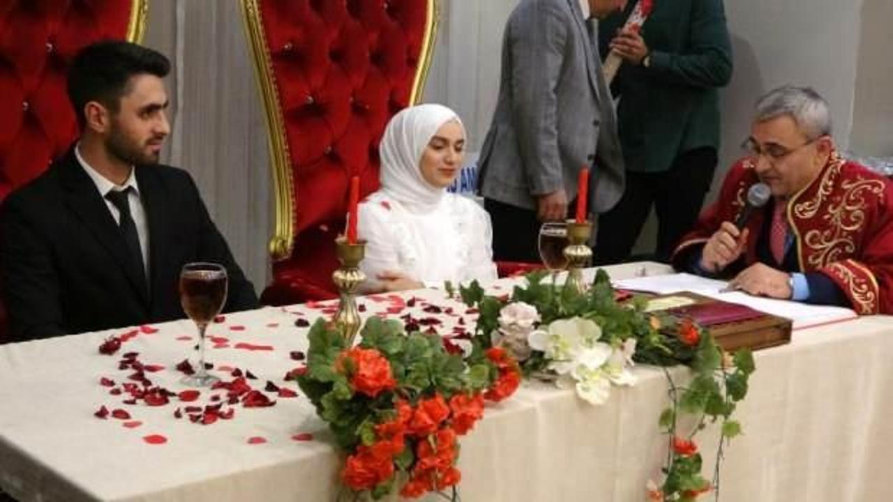 Depremzede &ccedil;ifte nikah s&uuml;rprizi
