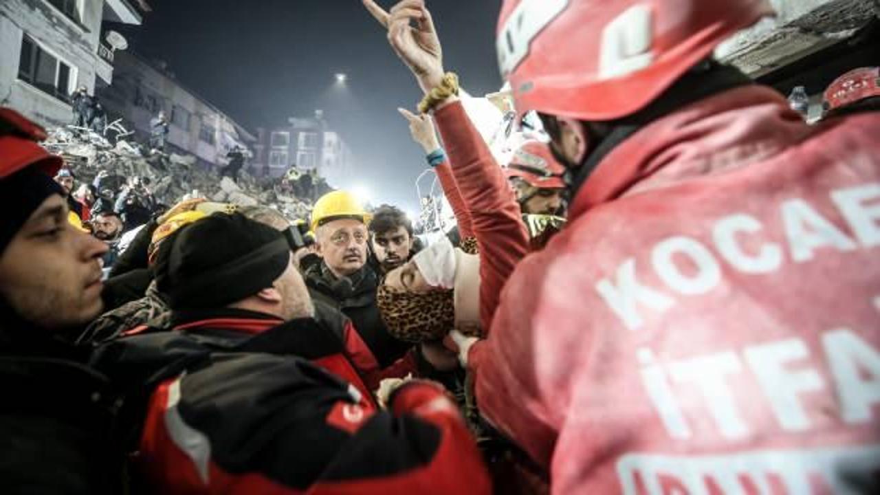 Hatay Antakya'da depremin 209'uncu saatinde karı koca enkazdan kurtarıldı