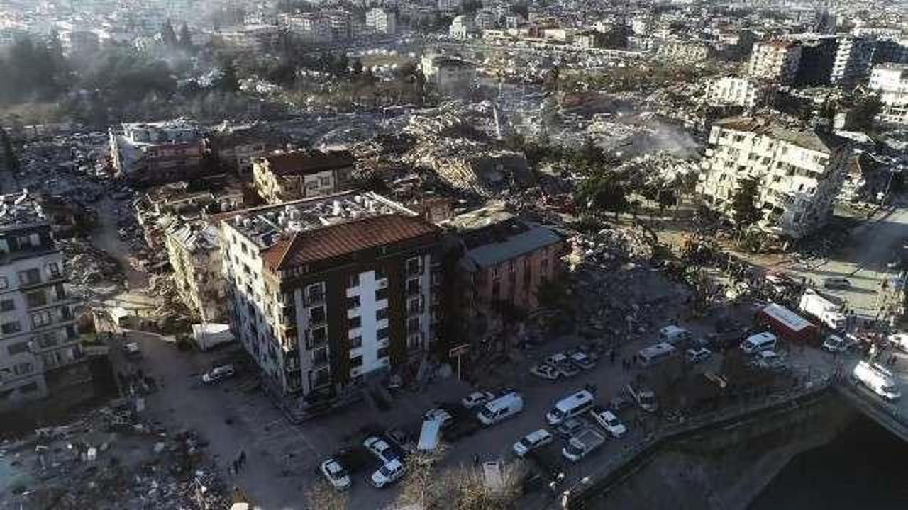 İşte son rapor: Depremde ka&ccedil; bina yıkık ve ağır hasarlı?