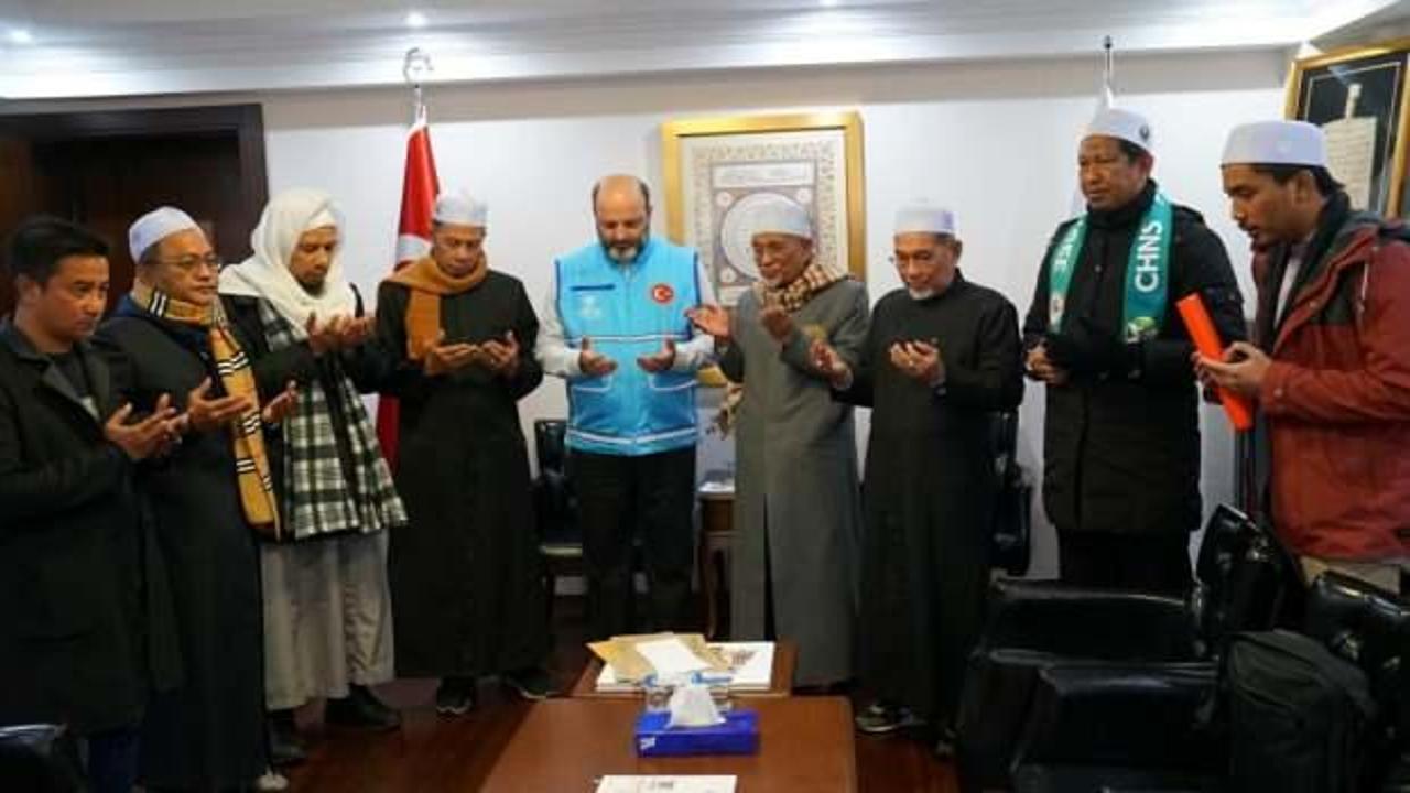 Patanili Müslümanlardan TDV’ye anlamlı deprem bağışı