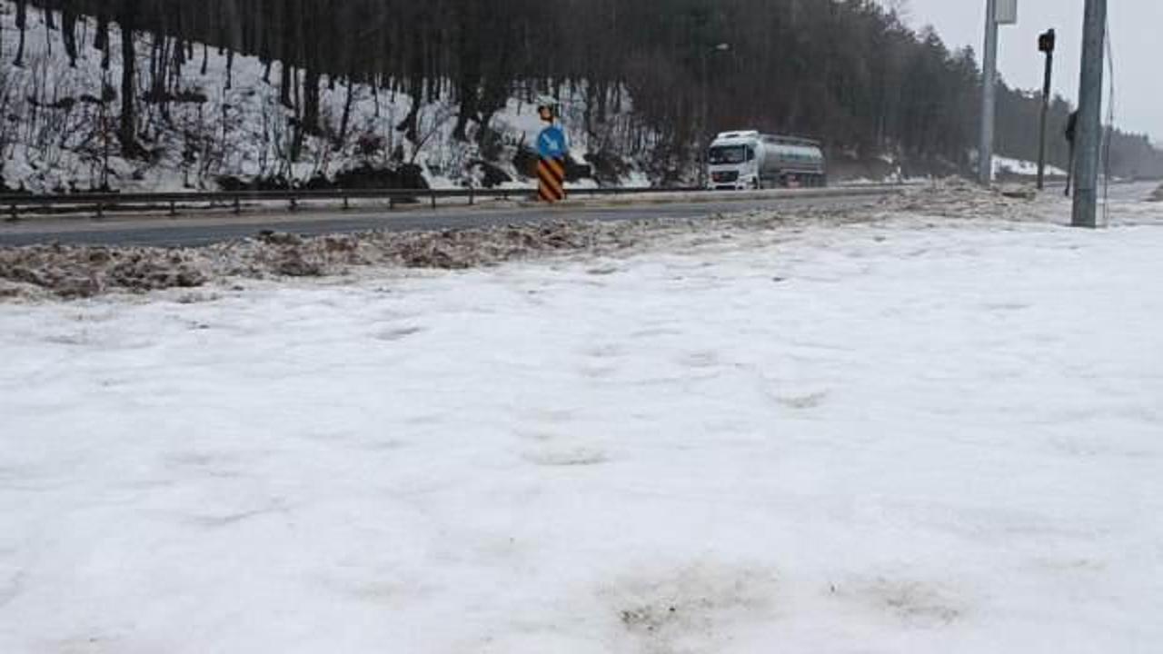 Bolu Dağı'nda kar yağışı etkili oluyor