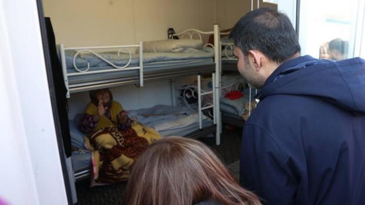 Bakan Kurum, Gaziantep'te depremzedeleri ziyaret etti