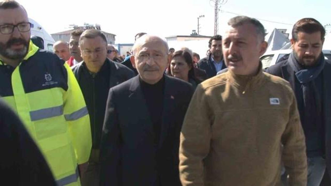 Kemal Kılı&ccedil;daroğlu Kocaeli Belediyesi'nin kurduğu &ccedil;adır kenti ziyaret etti: &Ouml;vg&uuml;ler dizdi