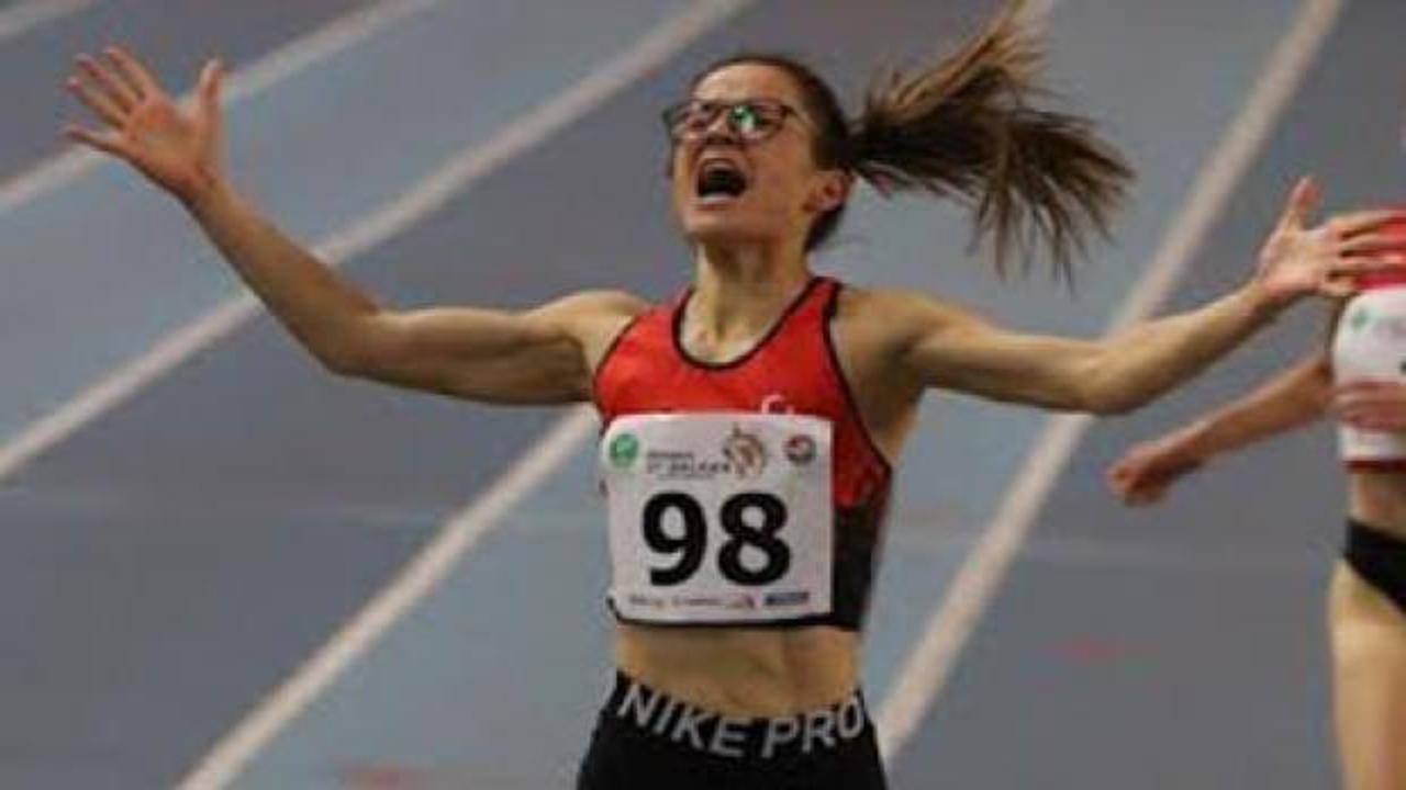 Milli atlet Şilan Ayyıldız, ABD'de Türkiye rekoru kırarak gümüş madalya kazandı