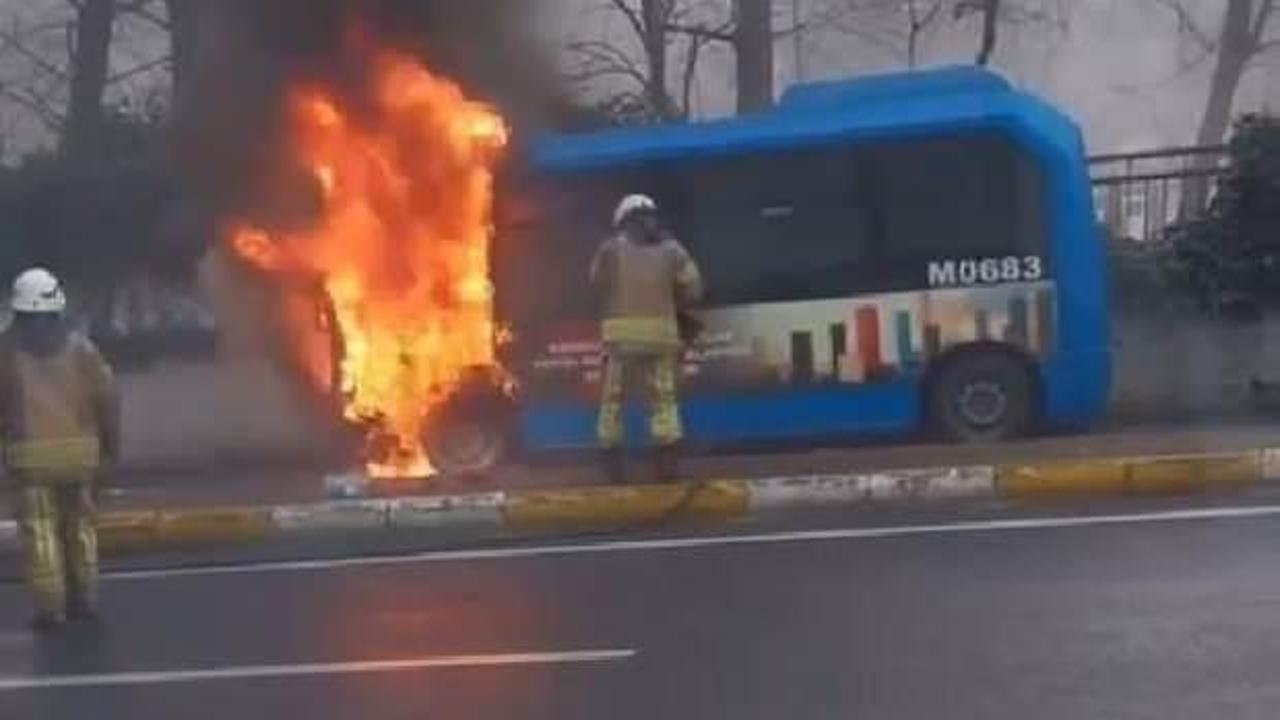 Sarıyer'de seyir halindeki minibüs alev alev yandı