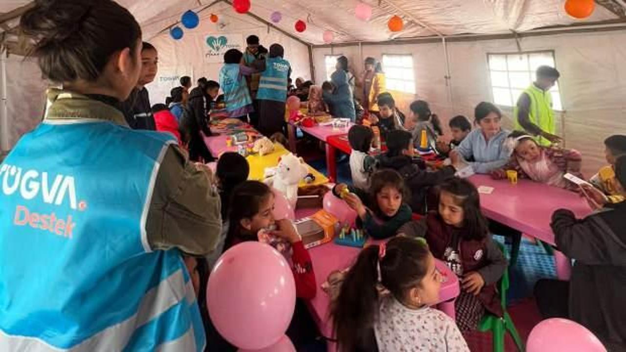TÜGVA deprem bölgesinde "anne ve çocuk çadırları" ile psikososyal destek veriyor