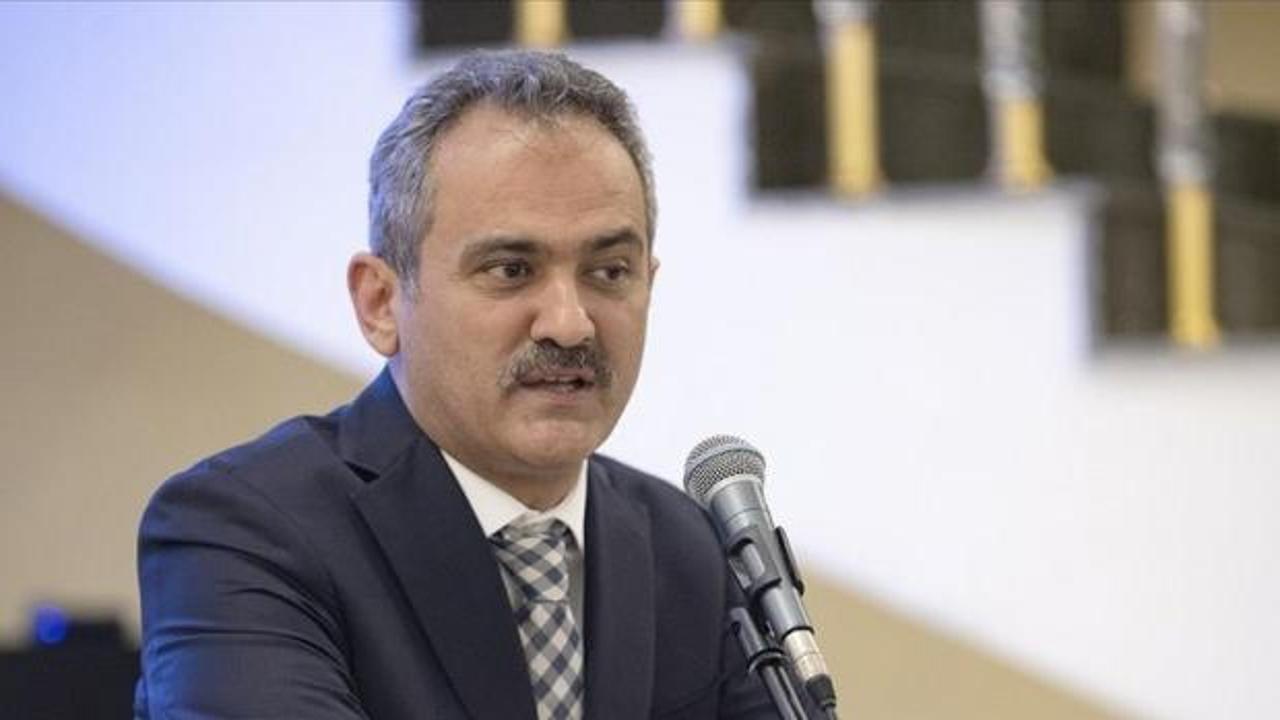 Bakan &Ouml;zer duyurdu! Depremzede &ouml;ğrenciler i&ccedil;in 'izleme grubu' oluşturuldu