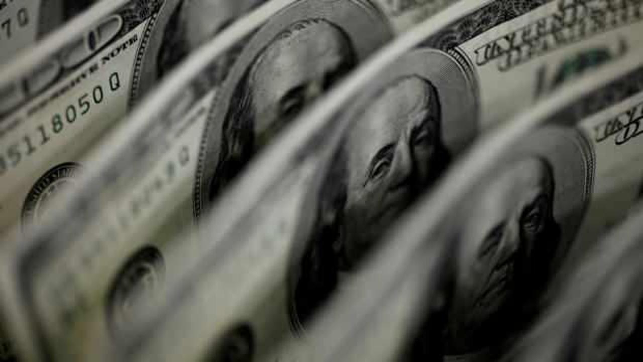 Dolar yeniden g&uuml;&ccedil;leniyor! Euro d&uuml;ş&uuml;yor!