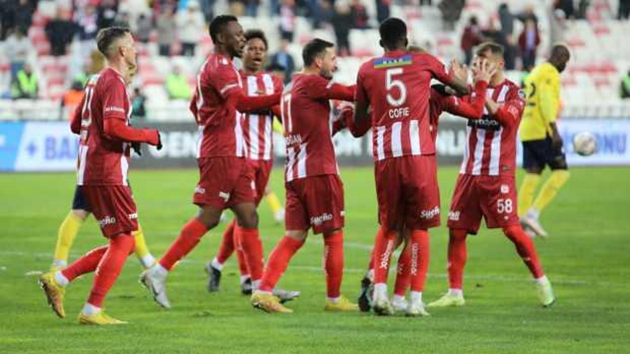 Sivasspor nefes aldı! Ankaragücü 2 golle yıkıldı