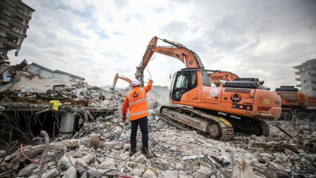 Deprem i&ccedil;in İngiltere'den gelen m&uuml;hendis ekip: Nadiren g&ouml;r&uuml;len her şey yaşanmış