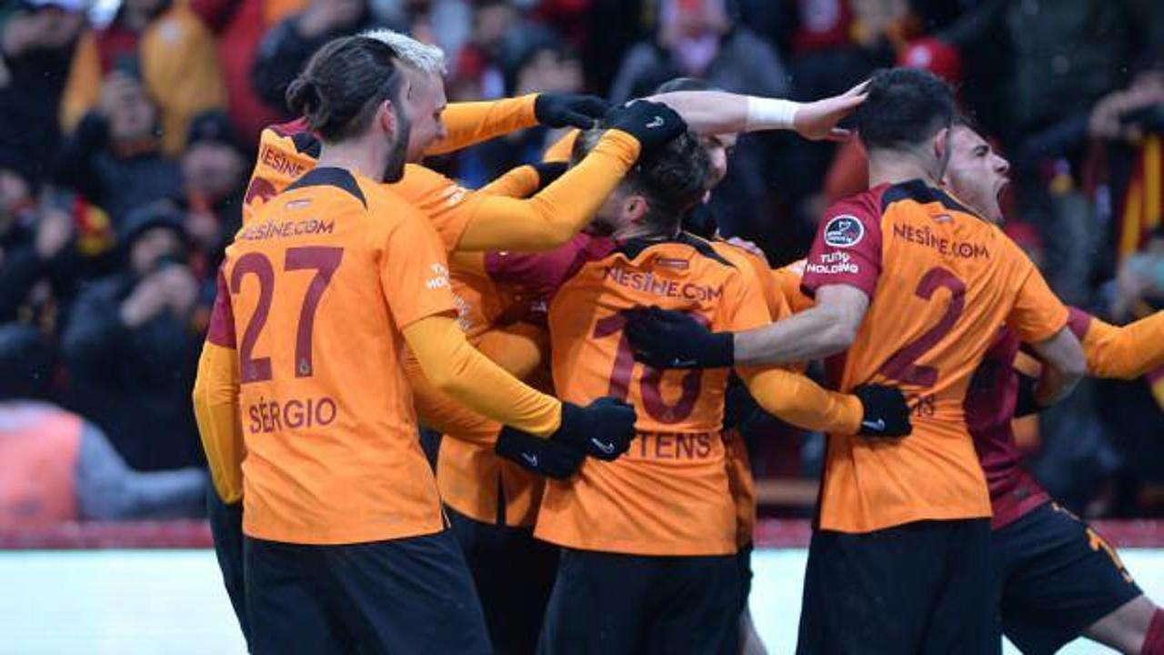 Galatasaray'dan depremzedeler yararına Azerbaycan'da &ouml;zel ma&ccedil;